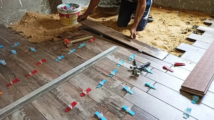 تركيب بلاط باركية